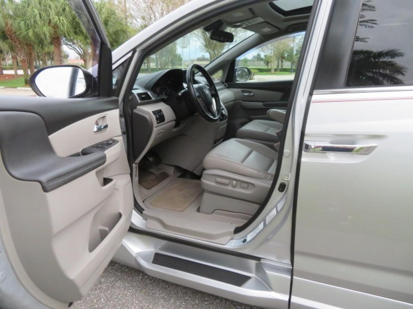 2014 Silver /GRAY Honda Odyssey EX-L (5FNRL5H68EB) with an 3.5L V6 SOHC 24V engine, 6-Speed Automatic transmission, located at 4301 Oak Circle #19, Boca Raton, FL, 33431, (954) 561-2499, 26.388861, -80.084038 - You are looking at Gorgeous Low Mileage 2014 Honda Odyssey EX-L Braunability Freedom Van Handicap Van Wheelchair Van Conversion Van with 25K Original Miles, Power Side Entry Ramp with Kneeling Van Function, Passenger Side Quick Lock System (same as ez lock), Quick Release Front Seats, Tie Down Syste - Photo#36